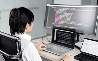临夏 api php源码,下载的php源码怎么运行呢？